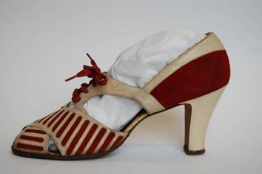 Red suede and beige leather peep toe sandals from the 1930s