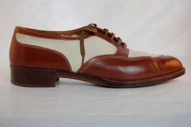 1930s tan and cream leather men's lace-up shoe